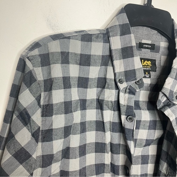 Lee black & gray checkered button down shirt size medium - Picture 2 of 5